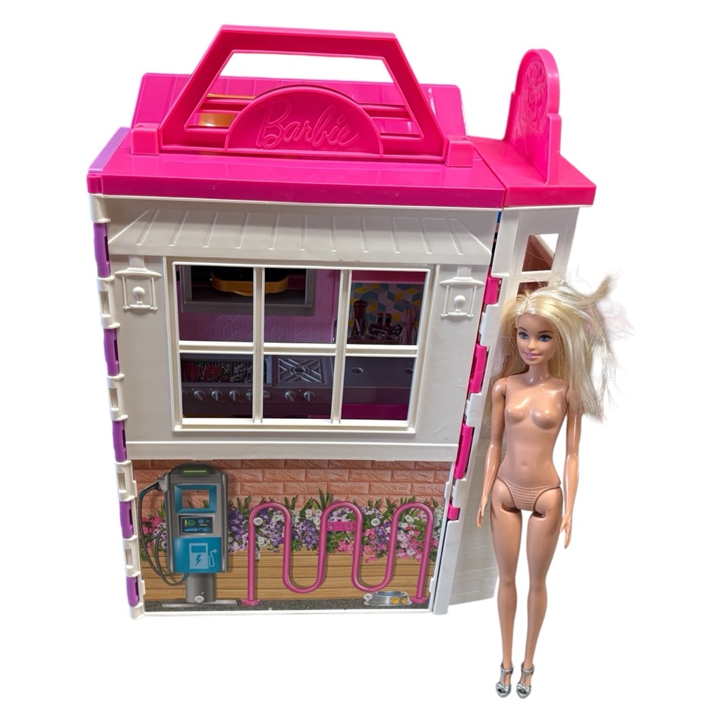 Barbie Cook & Grill Restaurant with Pizza Oven